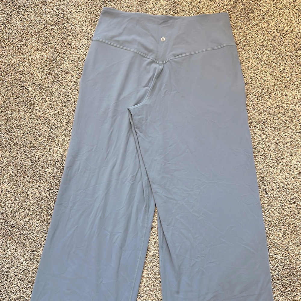 Lululemon Align wide leg, high rise pants size 10/12